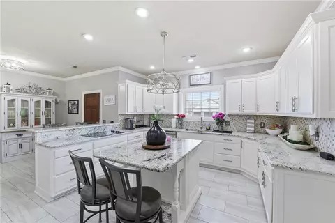 1705 Billie Acres Pl, Lowell, AR 72745