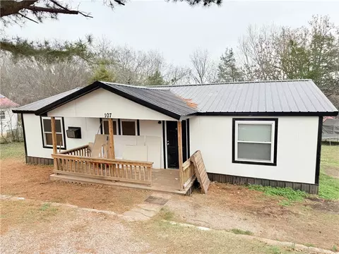 107 Dotson St, Huntsville, AR 72740