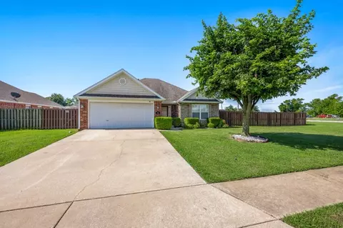 100 E Southpointe Ave, Rogers, AR 72758