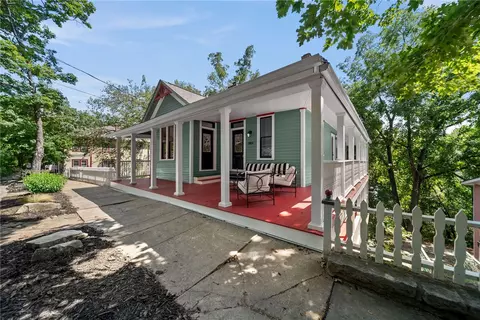 265 Spring St, Eureka Springs, AR 72632