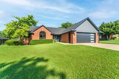 708 N 28th St, Rogers, AR 72756
