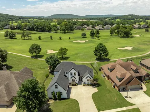 1791 S River Meadows Dr, Fayetteville, AR 72701