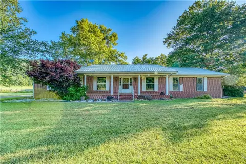 8828 412 Hwy, Osage, AR 72638