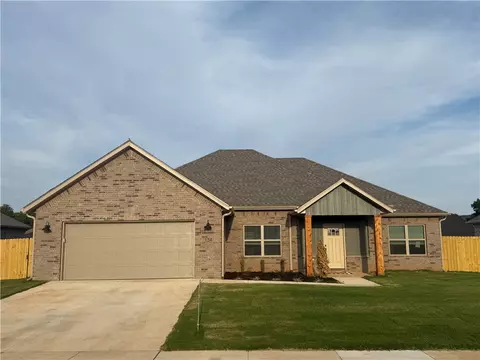 134 N Banner Ave, Farmington, AR 72730
