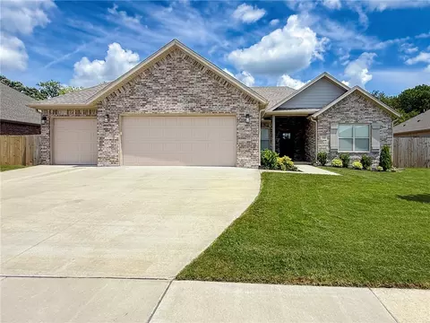 190 N Sheep Dog Ave, Farmington, AR 72730