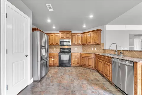 Kitchen - 511 Buckboard Rd, West Fork, AR 72774 photo 1 of 2