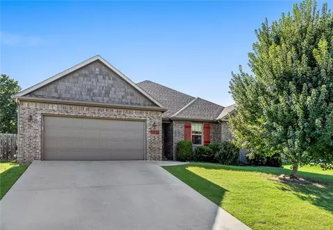 720 Hawthorn Way, Centerton, AR 72719