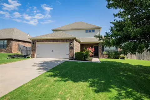 5001 W Lakewood Ct, Rogers, AR 72758