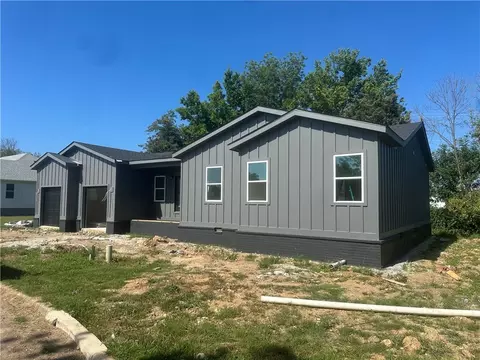 825-00623 021 Forest Ave, Green Forest, AR 72638