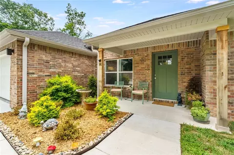 14 Guilford Dr, Bella Vista, AR 72714