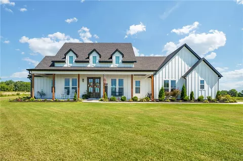 1072 NW Daniels Rd, Bentonville, AR 72713