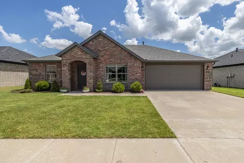 512 Brinley St, Springdale, AR 72762