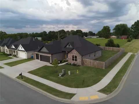 2000 Decker Rd, Pea Ridge, AR 72751