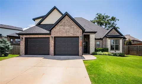 1015 Marbella Ct, Cave Springs, AR 72718