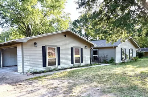 1656 E Rolling Hills Dr, Fayetteville, AR 72703