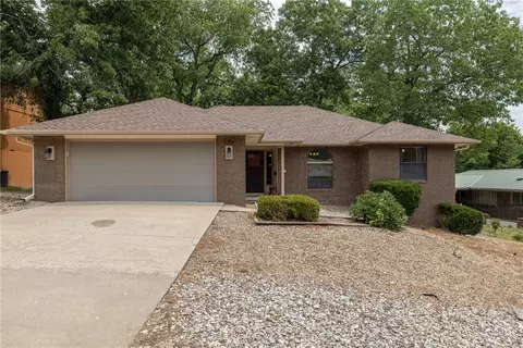 37 Quantock Hills Dr, Bella Vista, AR 72715