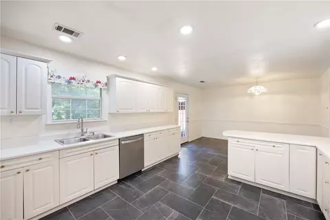 Kitchen - 1375 Pine Hill Rd, Dover, AR 72837 photo 5 of 6