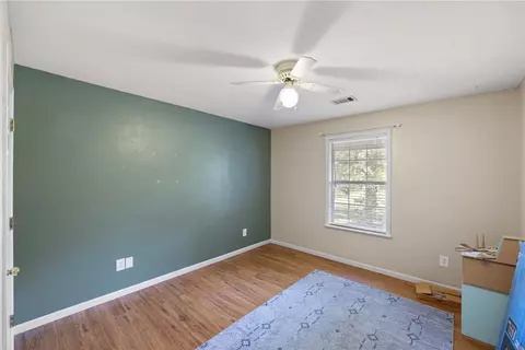 Bedroom - 1375 Pine Hill Rd, Dover, AR 72837 photo 4 of 7