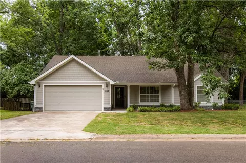 2143 W Loren Cir, Fayetteville, AR 72701