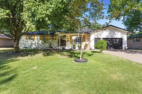 606 Maria St, Springdale, AR 72762