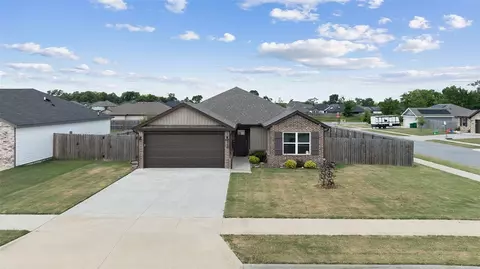 443 N Mojave St, Farmington, AR 72730