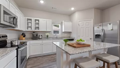 4600 W Hoover Loop, Fayetteville, AR 72704