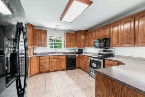Kitchen - 22198 W War Eagle Rd, Springdale, AR 72764 photo 3 of 3