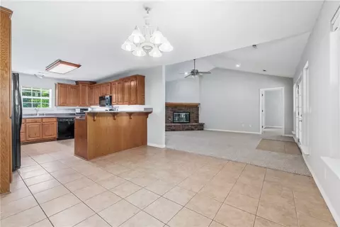 Living - 22198 W War Eagle Rd, Springdale, AR 72764 photo 3 of 4