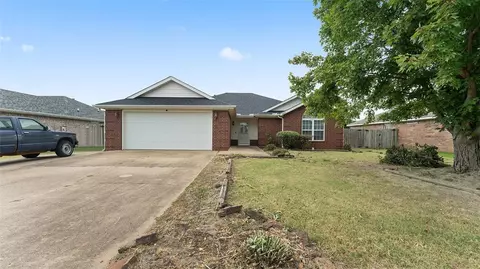 2402 SW 17th St, Bentonville, AR 72713