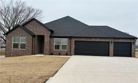 4900 Elnora Ln, Springdale, AR 72764