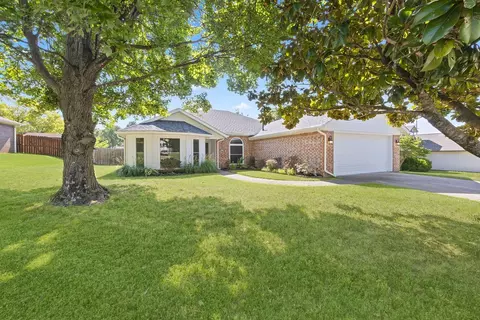 5621 Blake Ln, Springdale, AR 72762