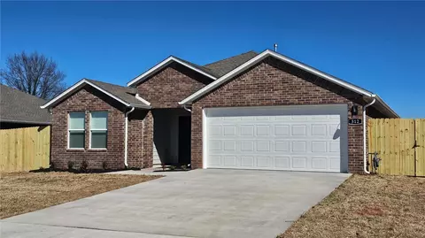512 Greer St, Pea Ridge, AR 72751