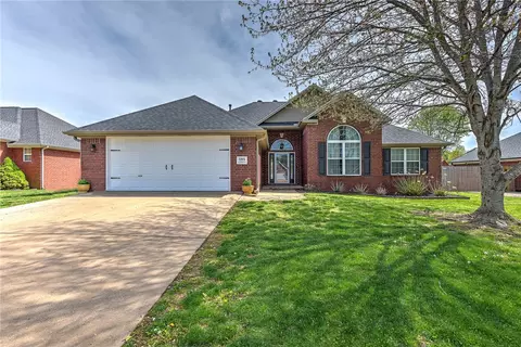 3203 NW Alberta St, Bentonville, AR 72712