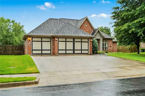 1700 Whippoorwill Ln, Bentonville, AR 72713