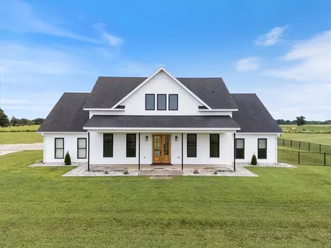 16032 Russell Yeates Rd, Pea Ridge, AR 72751