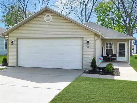 514 SE D St, Bentonville, AR 72712