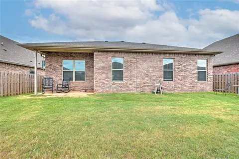 Exterior - 2141 Periwinkle Pl, Centerton, AR 72719 photo 3 of 4