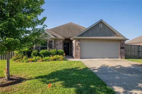 200 Sullivans Way, Centerton, AR 72719