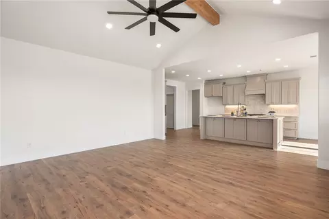 Living - 504 Waggoner Ln, Barling, AR 72923 photo 3 of 4