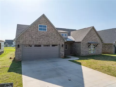Exterior - 504 Waggoner Ln, Barling, AR 72923 photo 3 of 11