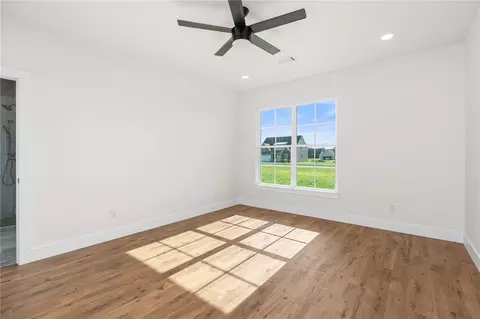 Bedroom - 504 Waggoner Ln, Barling, AR 72923 photo 1 of 9