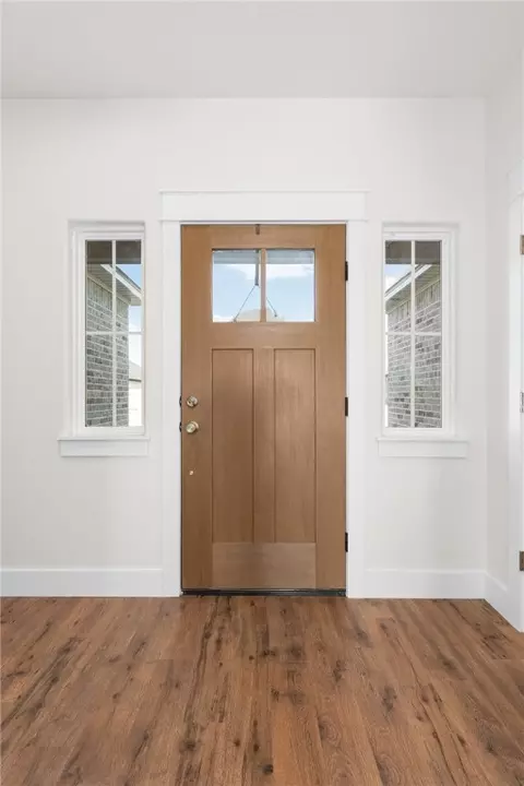 Entry Way - 504 Waggoner Ln, Barling, AR 72923 photo 1 of 2