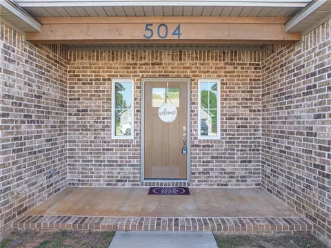 Exterior - 504 Waggoner Ln, Barling, AR 72923 photo 5 of 11