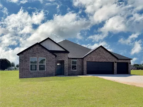 2916 Hattie Ln, Springdale, AR 72745