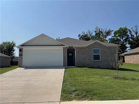 561 Arizona St, Farmington, AR 72730