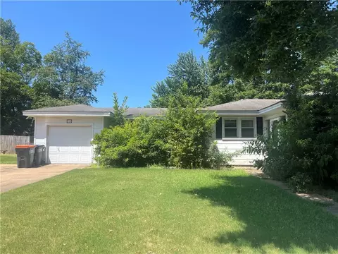 216 S Phoenix Ave, Russellville, AR 72801