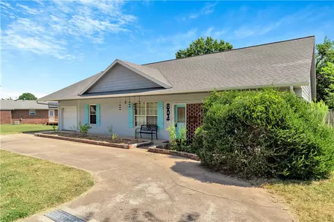 804 Bella Vista Rd, Bentonville, AR 72712