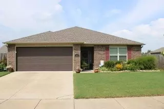 1231 S Spritz Dr, Fayetteville, AR 72701