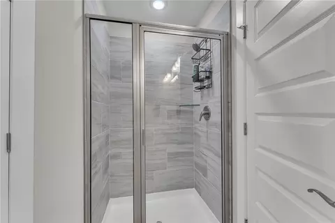Bath - 4535 Leafield St, Springdale, AR 72764 photo 3 of 5