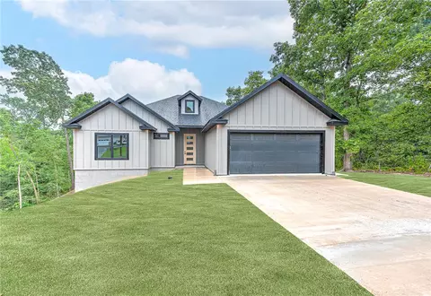 67 Argyll Dr, Bella Vista, AR 72715
